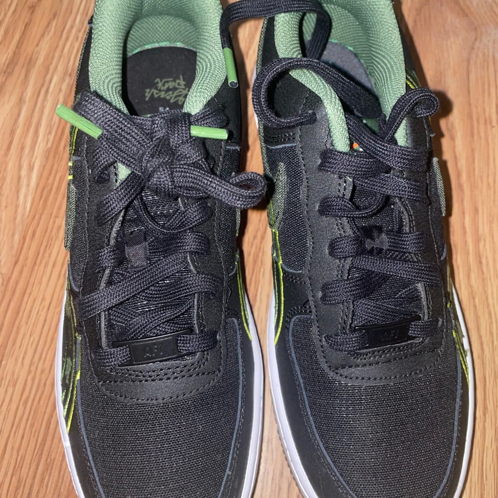 Great Condition. Can Negotiate/Make Offer. Rare Boy’s Nike Air Forces